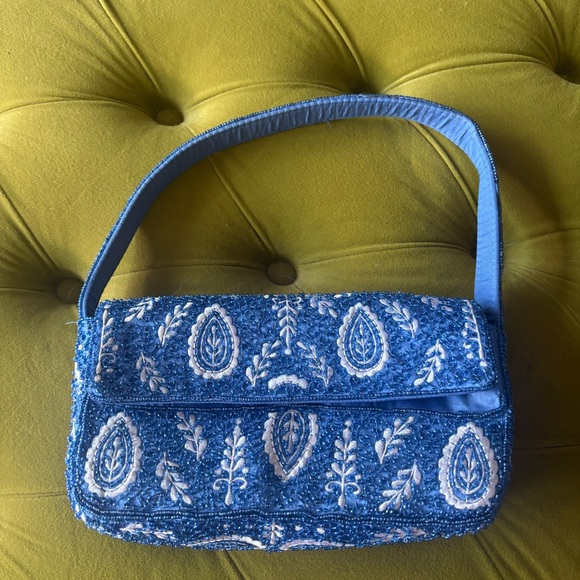 💙Beaded Handbag - Picture 1 of 8
